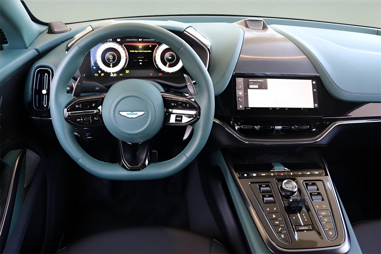 2025 Aston Martin DBX 707