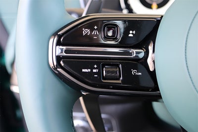 2025 Aston Martin DBX 707