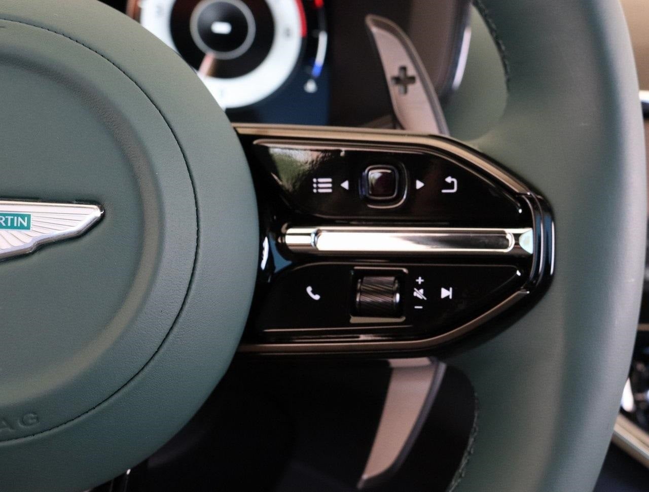 2025 Aston Martin DBX 707