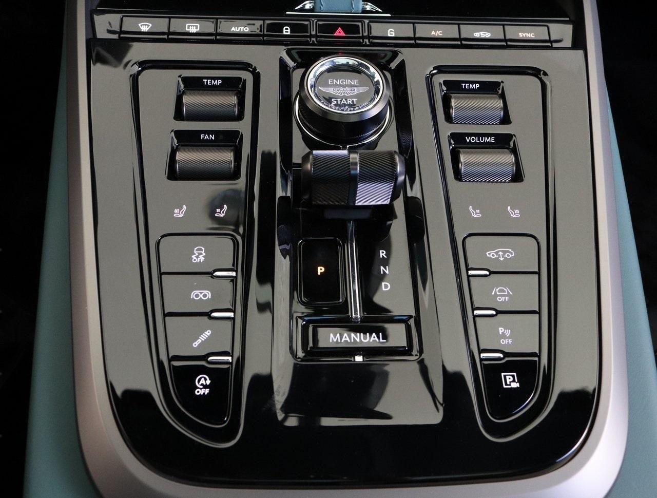 2025 Aston Martin DBX 707