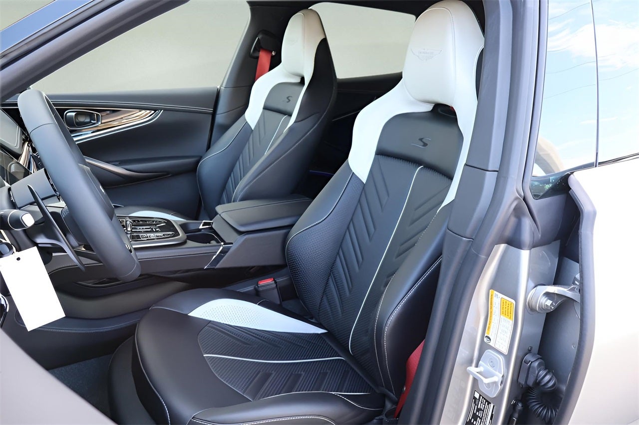 2026 Aston Martin DBX Base