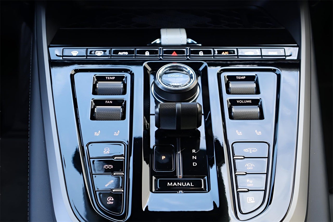 2026 Aston Martin DBX Base