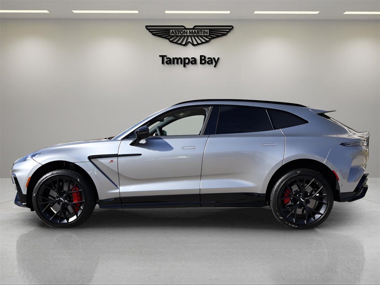 2026 Aston Martin DBX Base
