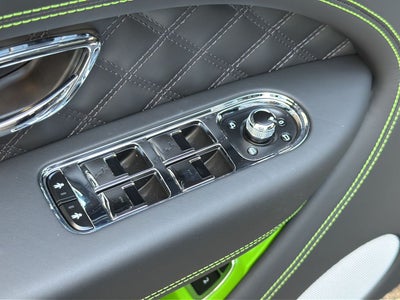 2025 Bentley Bentayga V8