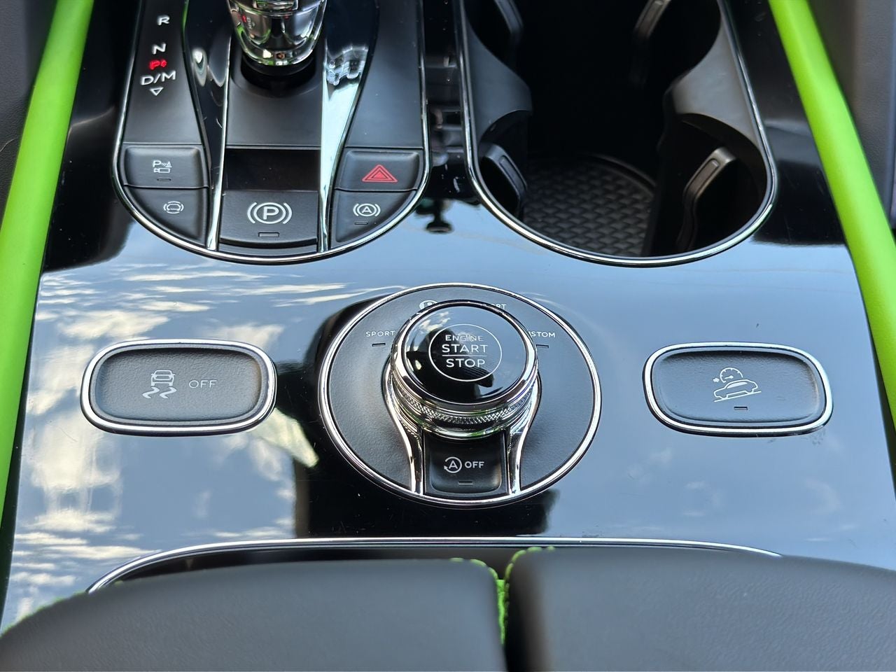 2025 Bentley Bentayga V8