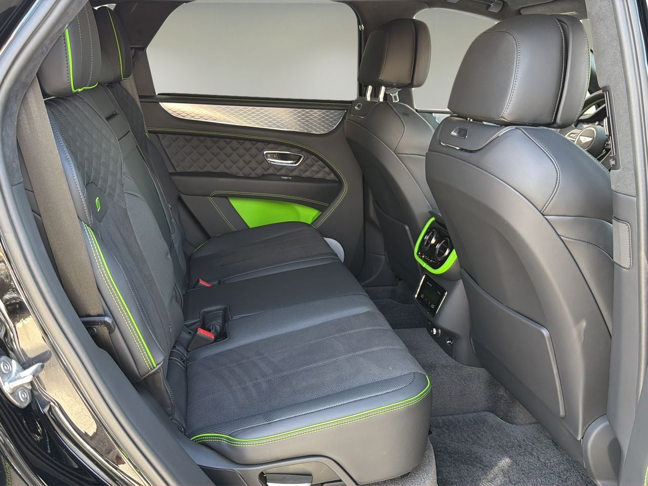 2025 Bentley Bentayga V8