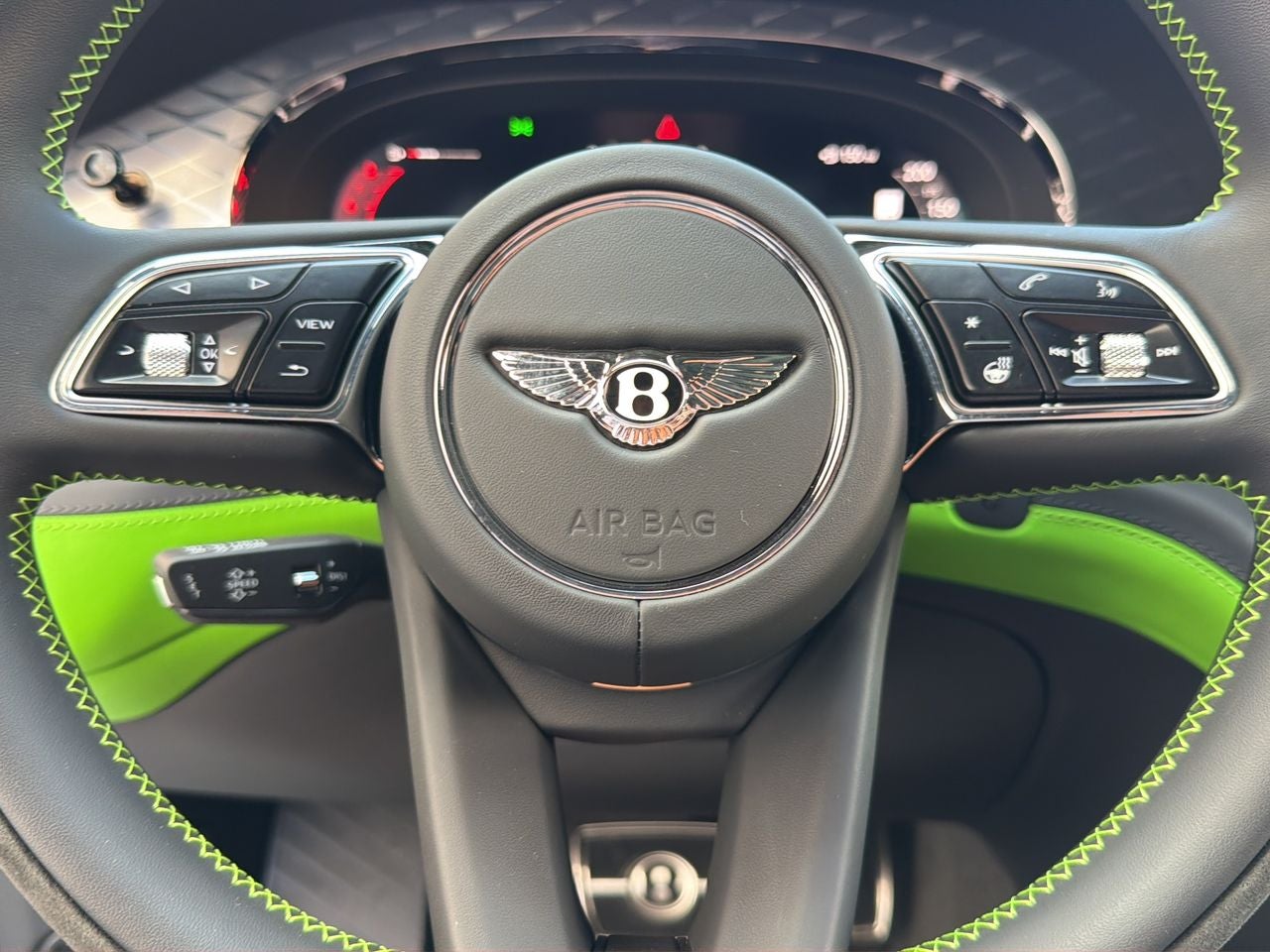 2025 Bentley Bentayga V8