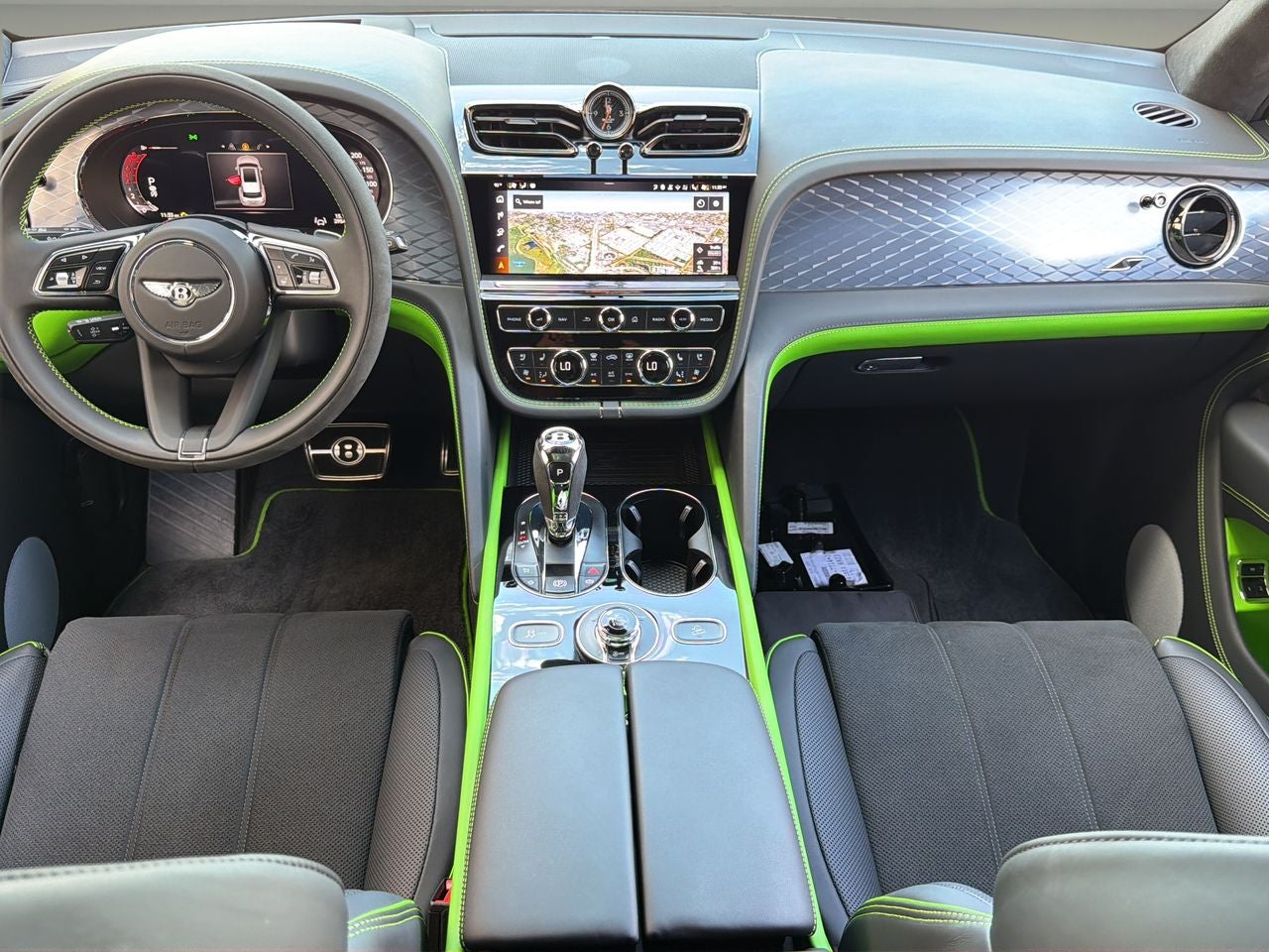 2025 Bentley Bentayga V8