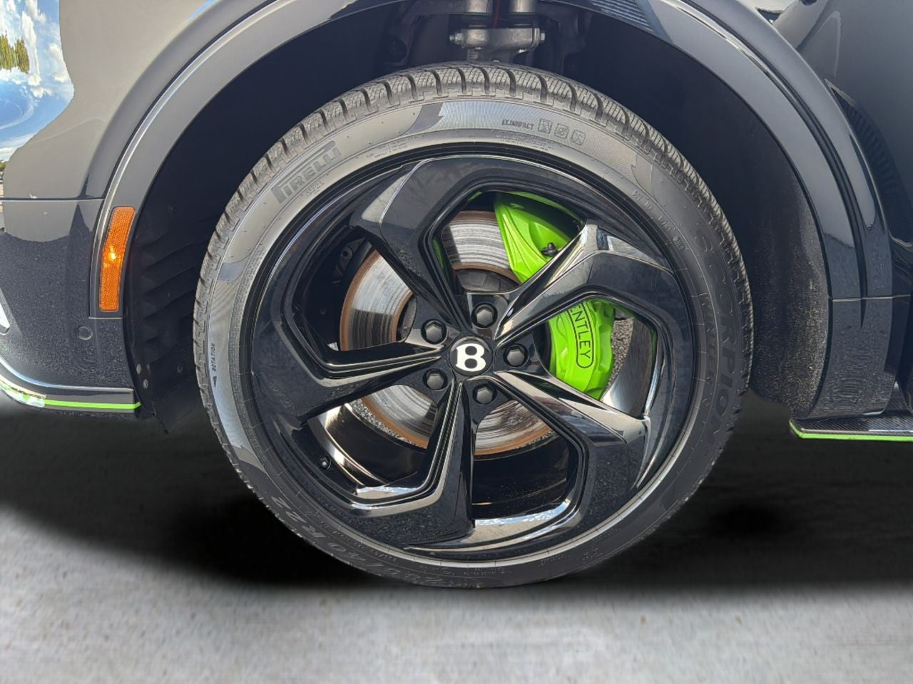 2025 Bentley Bentayga V8