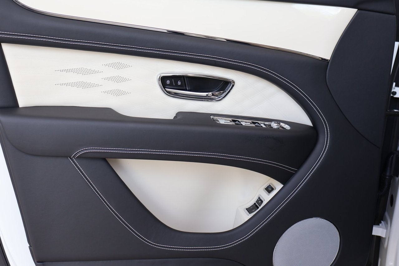 2025 Bentley Bentayga V8