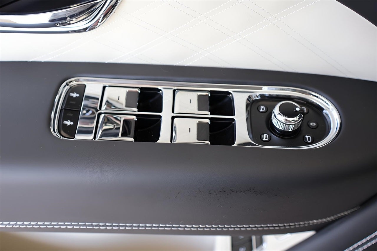 2025 Bentley Bentayga V8