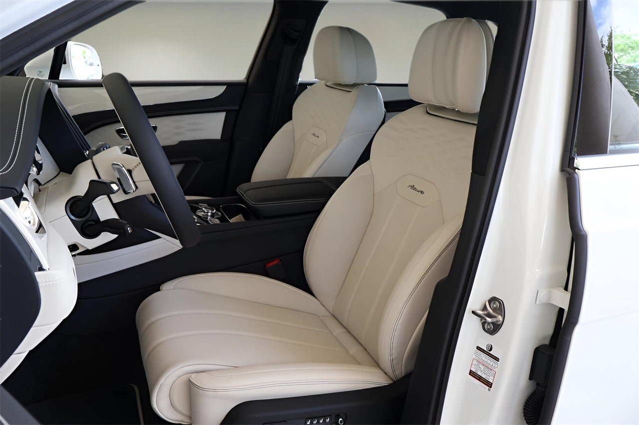 2025 Bentley Bentayga V8