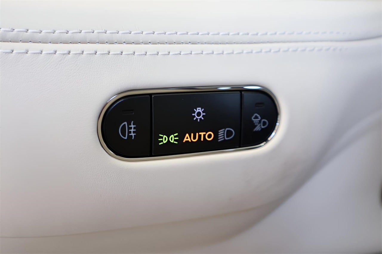 2025 Bentley Bentayga V8