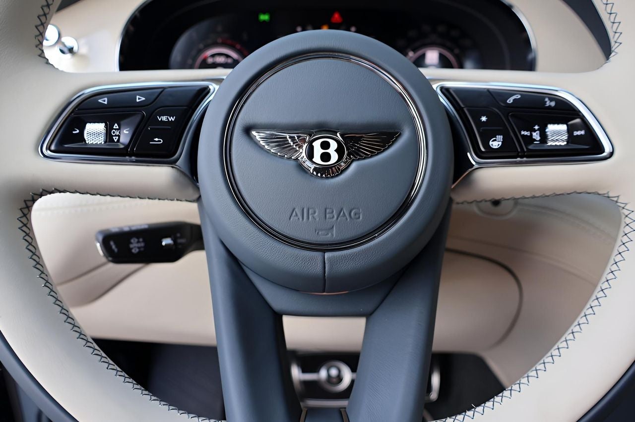 2025 Bentley Bentayga Azure V8