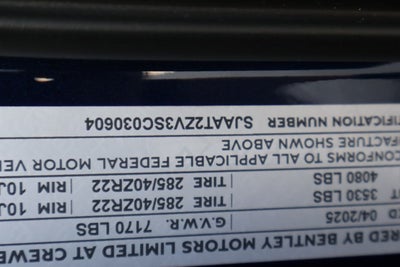 2025 Bentley Bentayga Azure V8