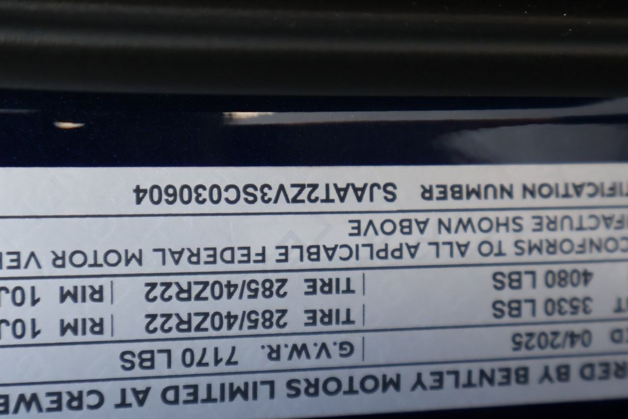 2025 Bentley Bentayga Azure V8