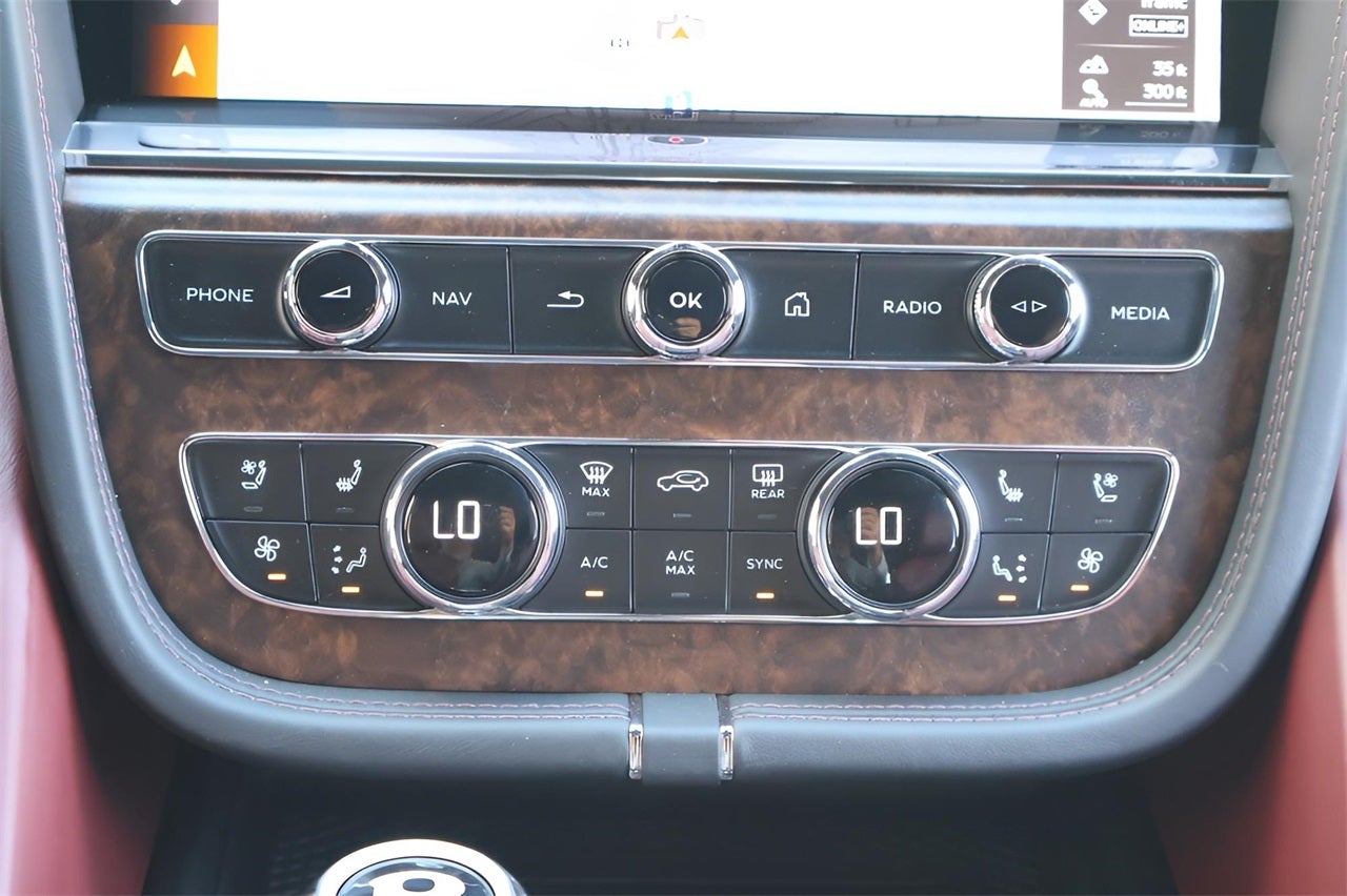 2025 Bentley Bentayga V8