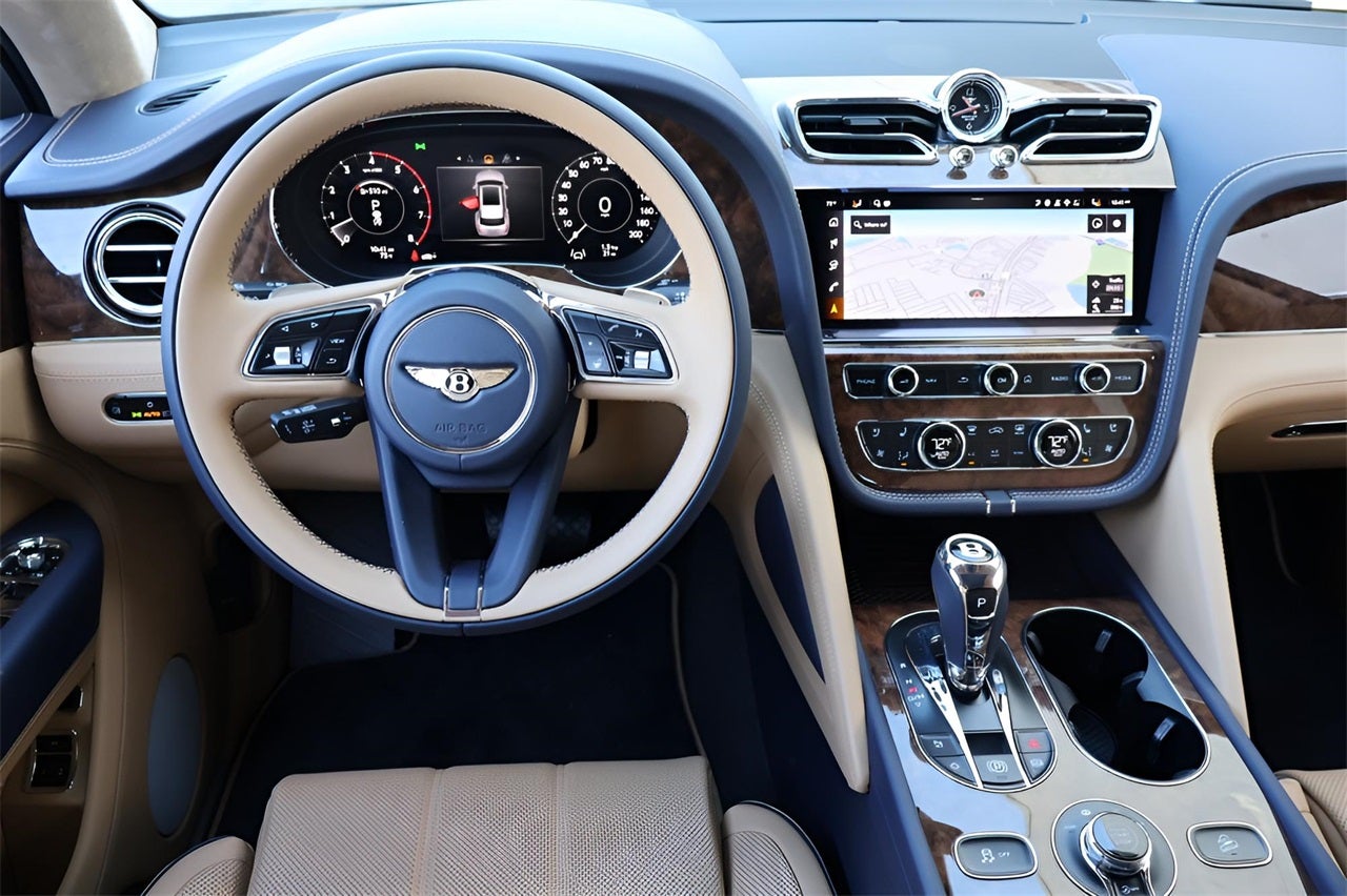2025 Bentley Bentayga V8