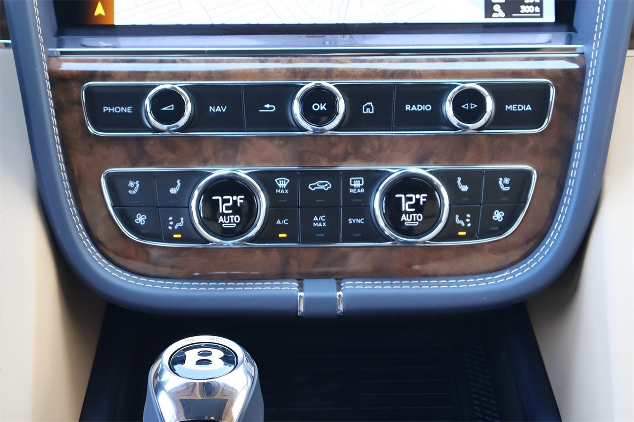 2025 Bentley Bentayga V8