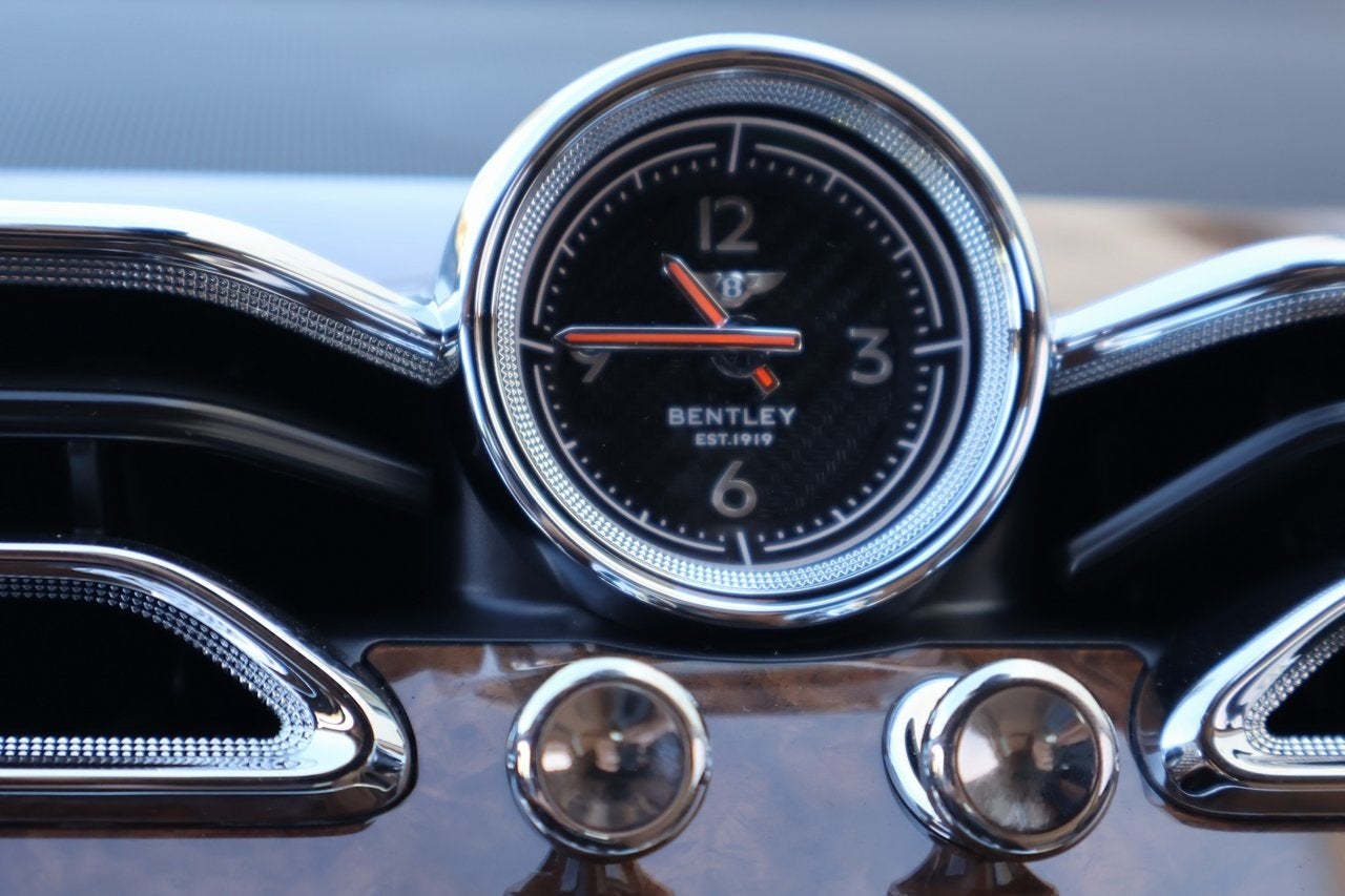 2025 Bentley Bentayga V8