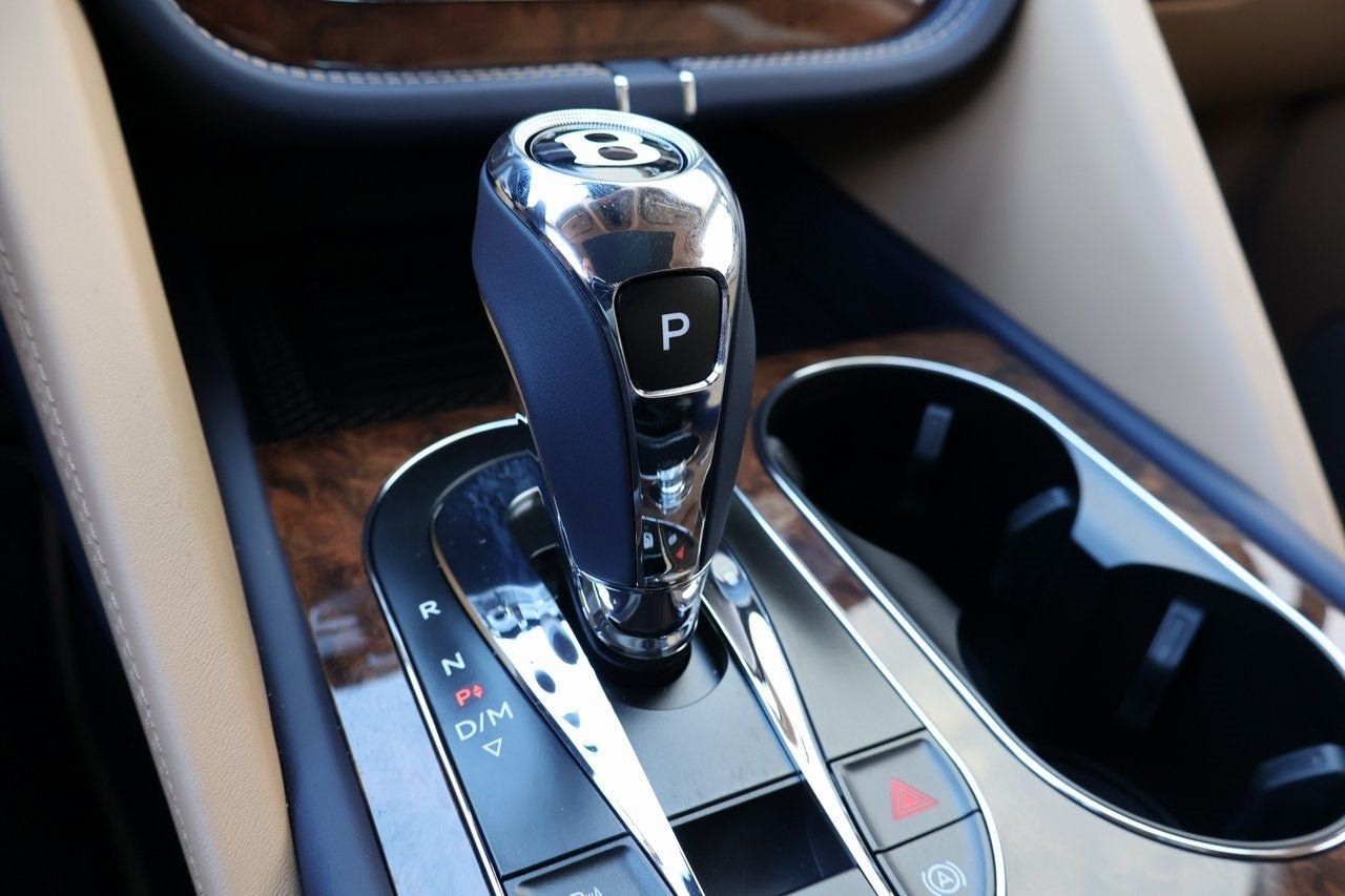 2025 Bentley Bentayga V8