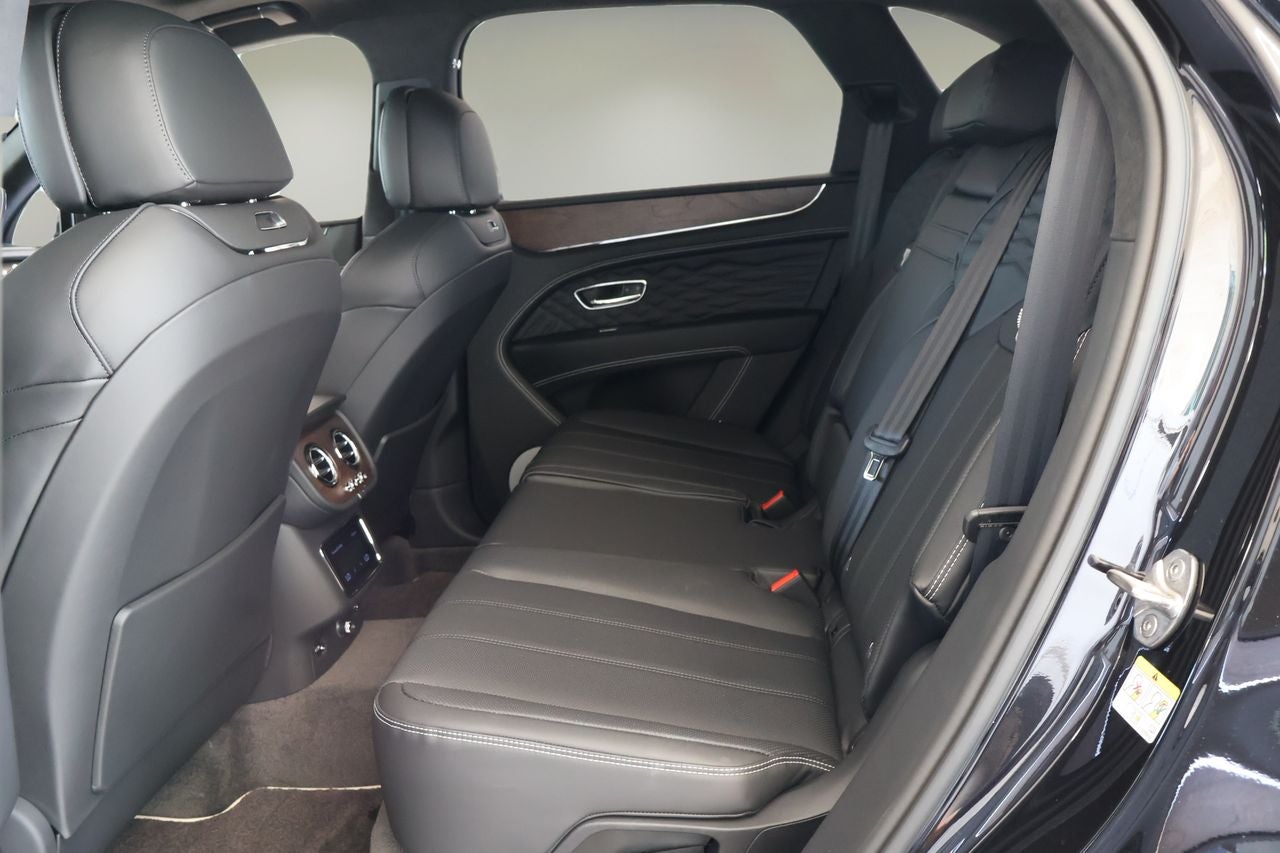 2026 Bentley Bentayga Azure V8