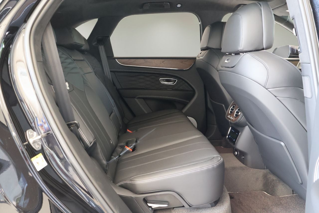 2026 Bentley Bentayga Azure V8