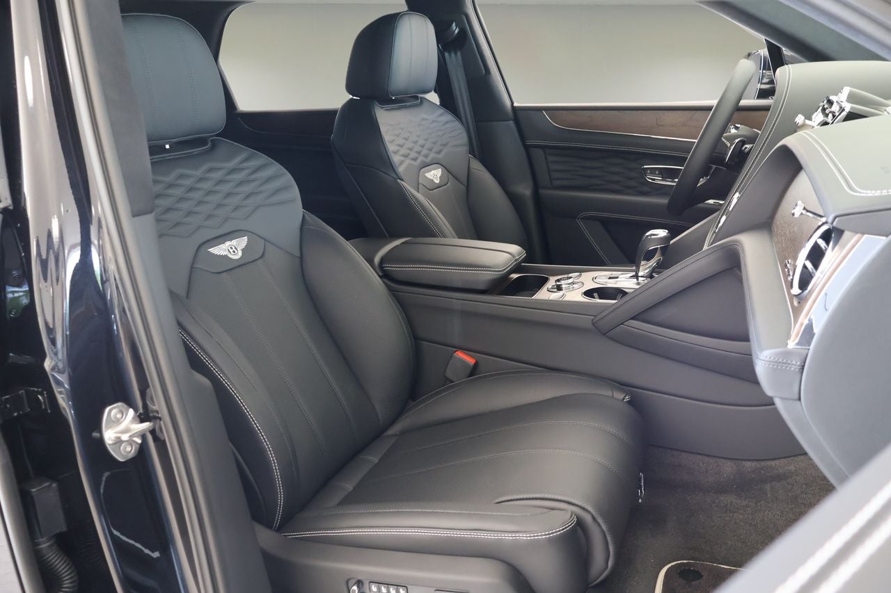 2026 Bentley Bentayga Azure V8