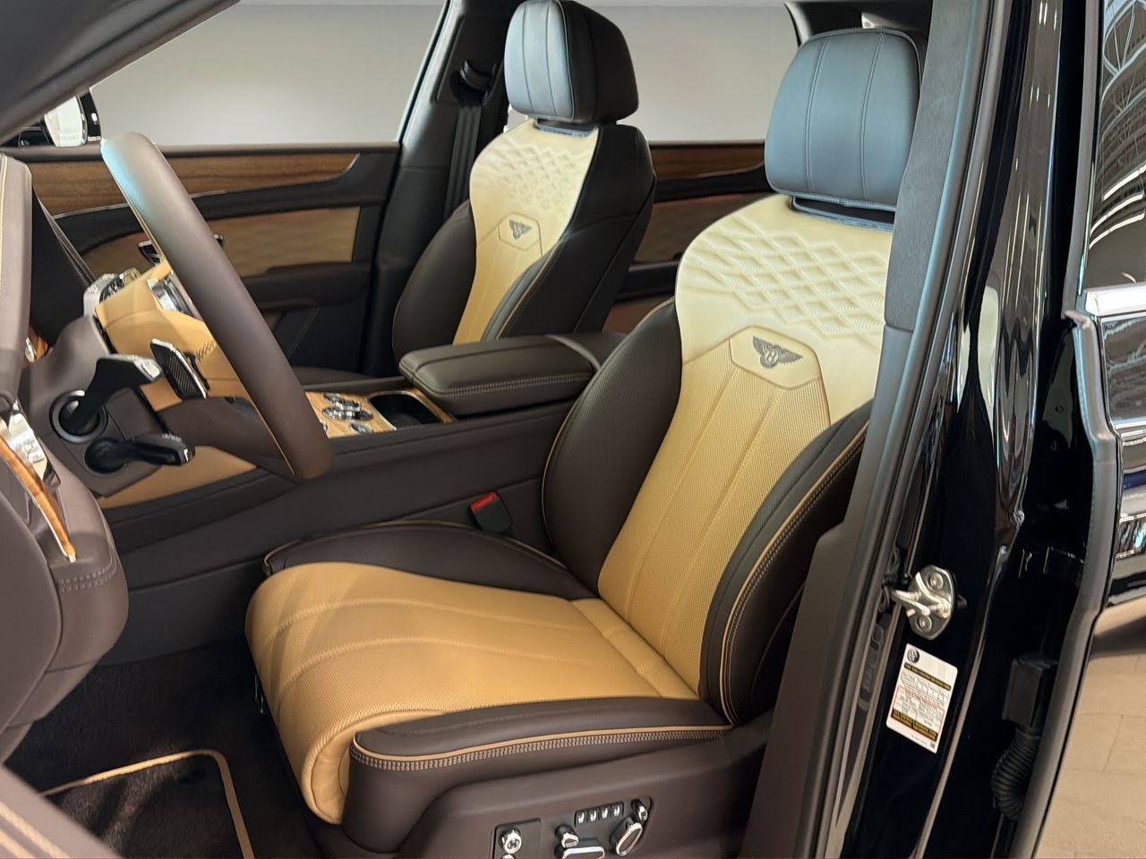 2027 Bentley Bentayga Azure