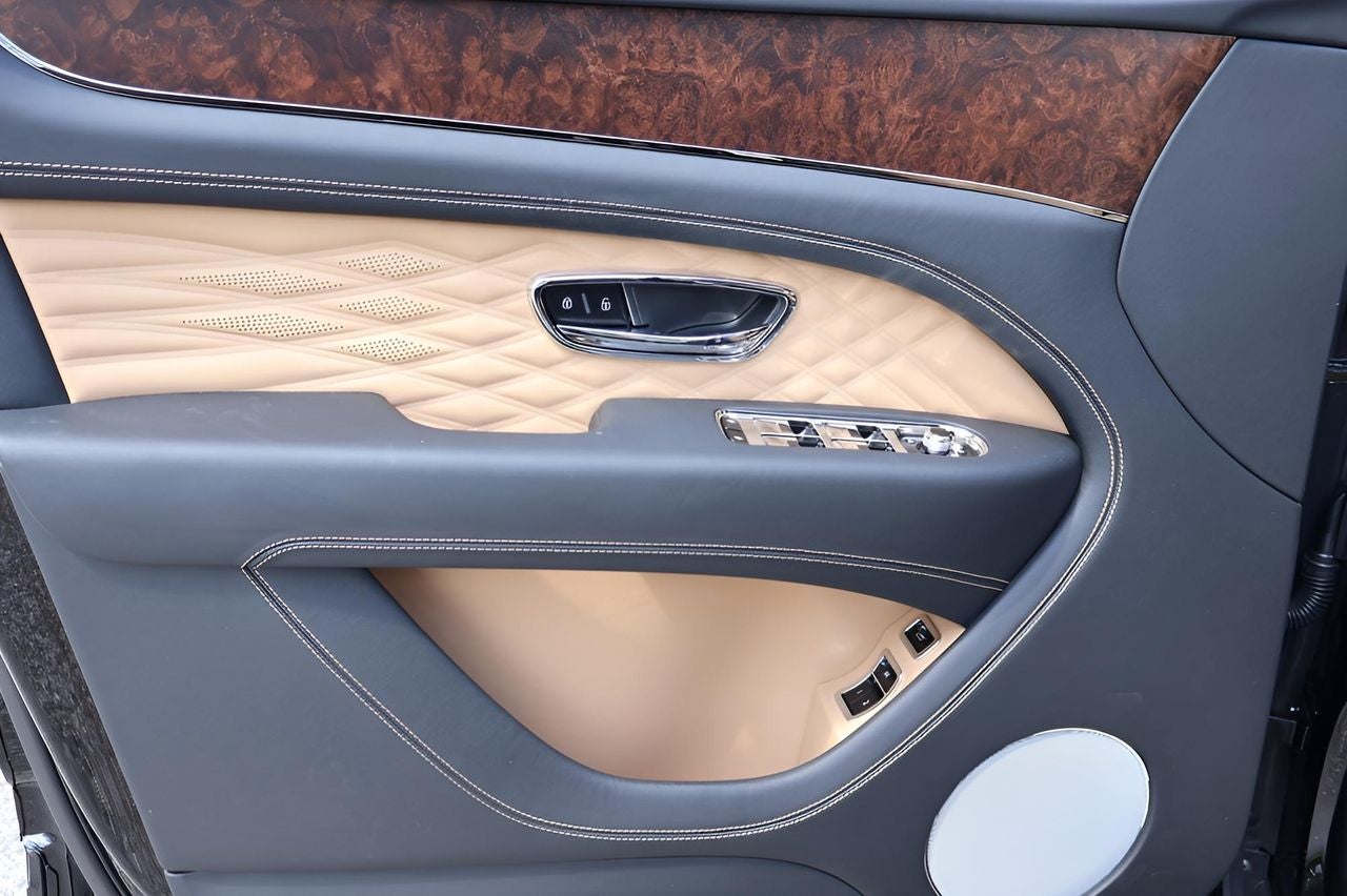 2025 Bentley Bentayga Azure V8