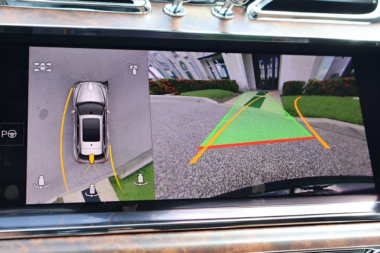 2025 Bentley Bentayga Azure V8