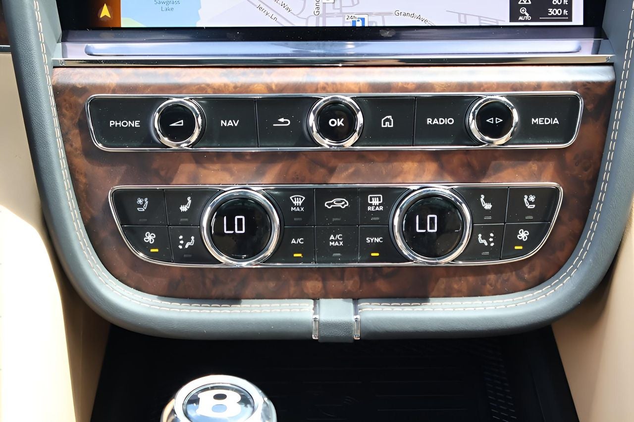 2025 Bentley Bentayga Azure V8