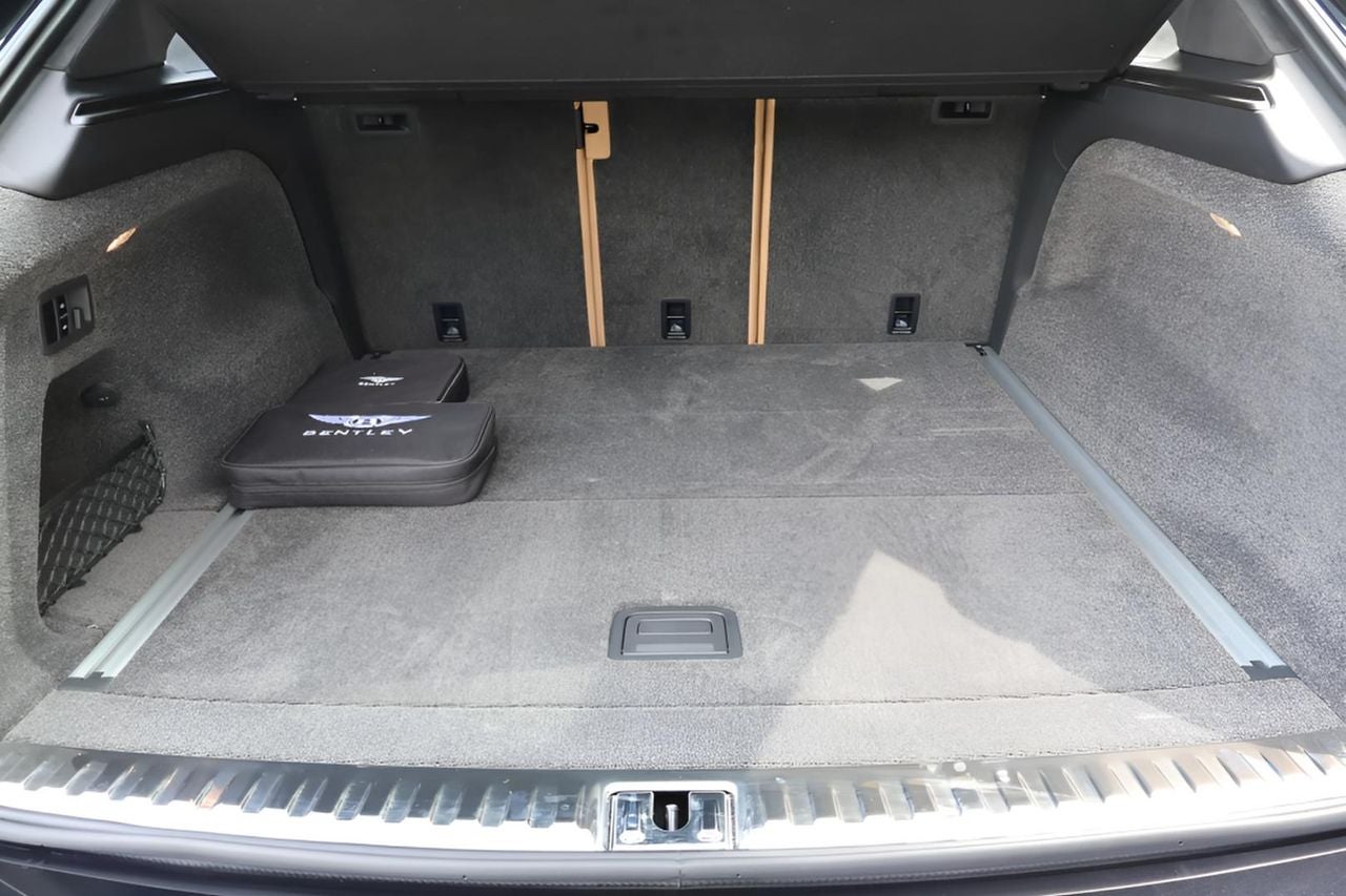 2025 Bentley Bentayga Azure V8