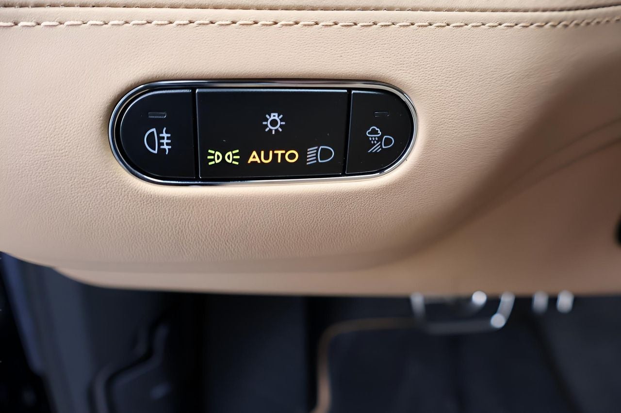 2025 Bentley Bentayga Azure V8