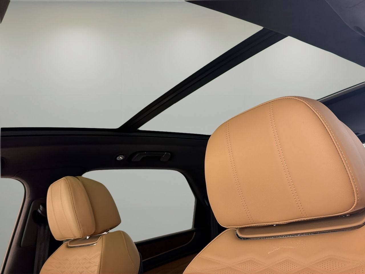 2025 Bentley Bentayga V8