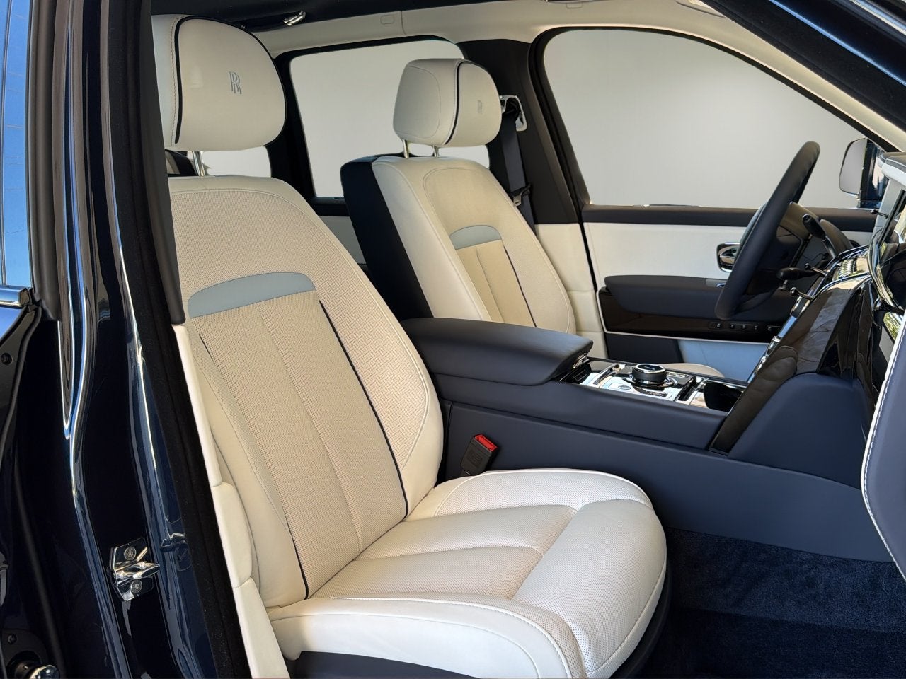 2027 Rolls-Royce Cullinan Black Badge