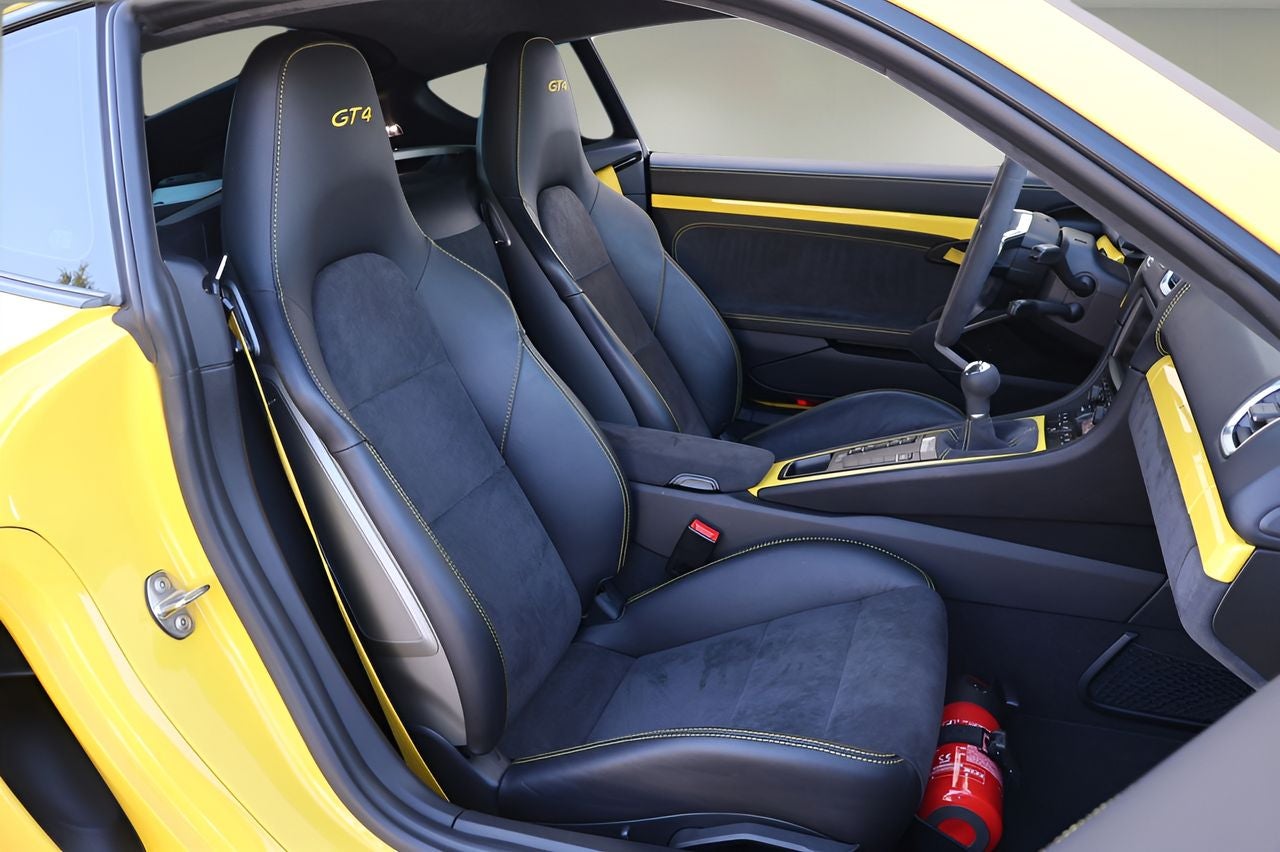 2016 Porsche Cayman GT4