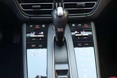 2024 Porsche Macan T