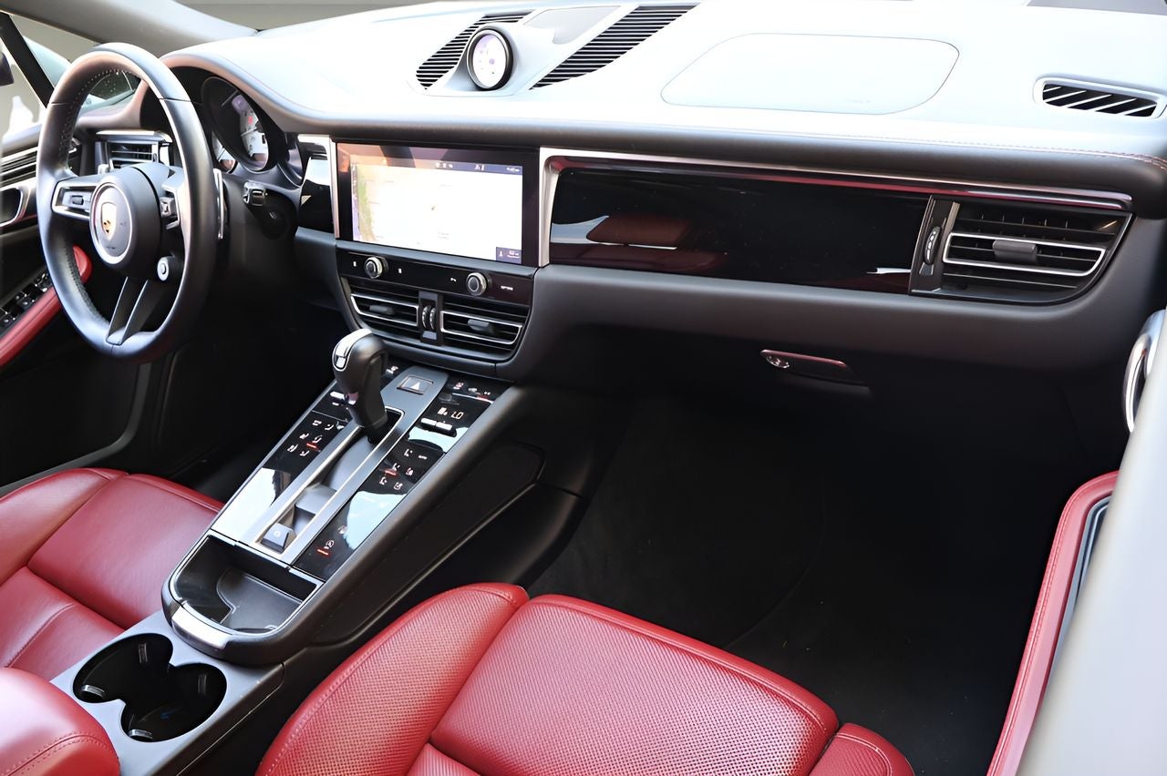 2024 Porsche Macan T