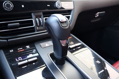 2024 Porsche Macan T