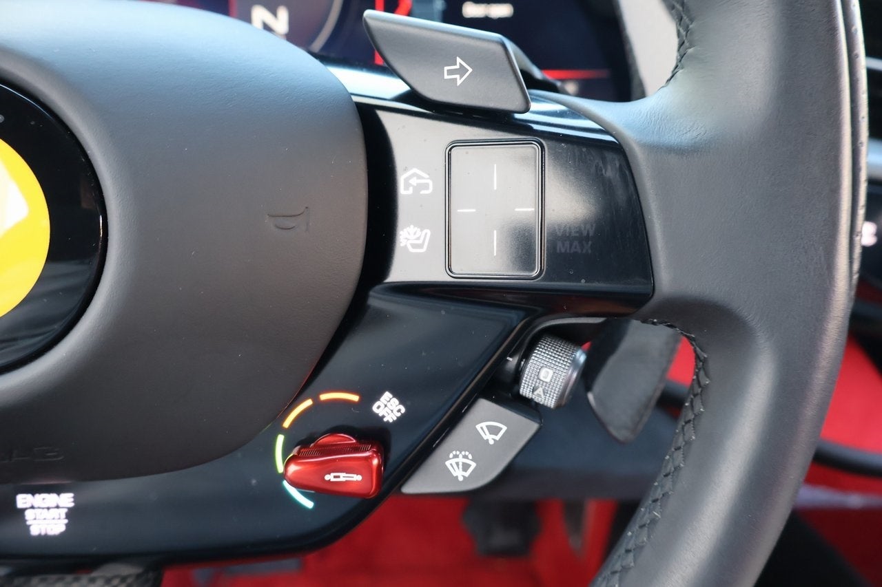 2023 Ferrari SF90 Stradale Base