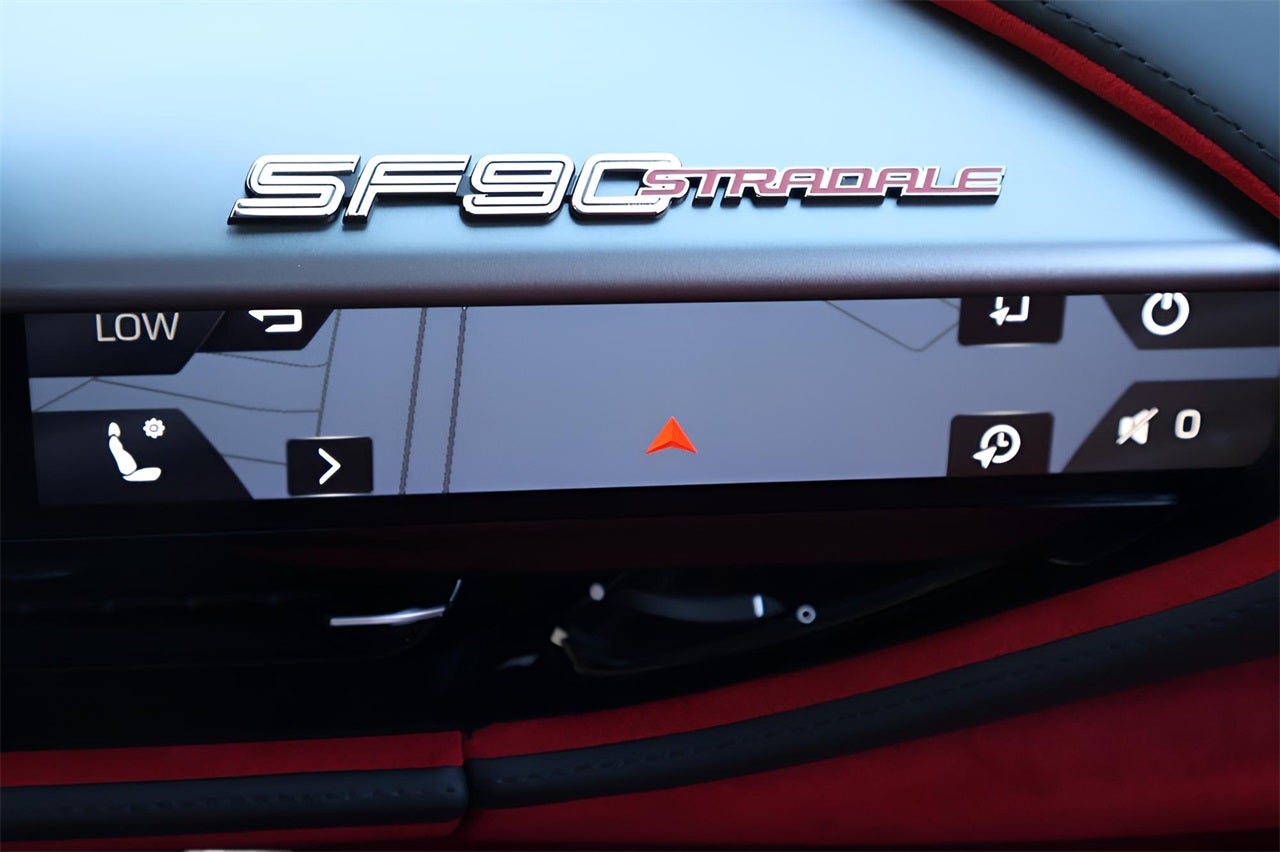 2023 Ferrari SF90 Stradale Base