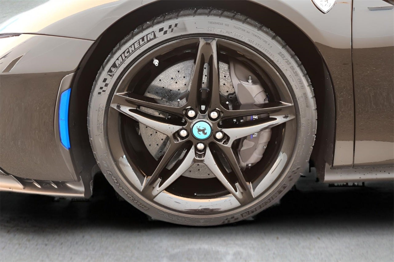 2023 Ferrari SF90 Stradale Base