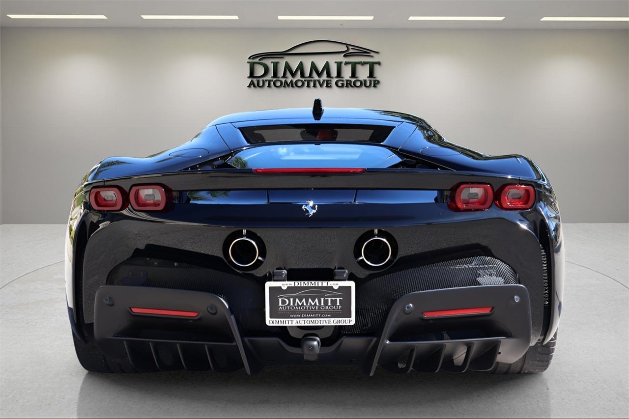 2023 Ferrari SF90 Stradale Base
