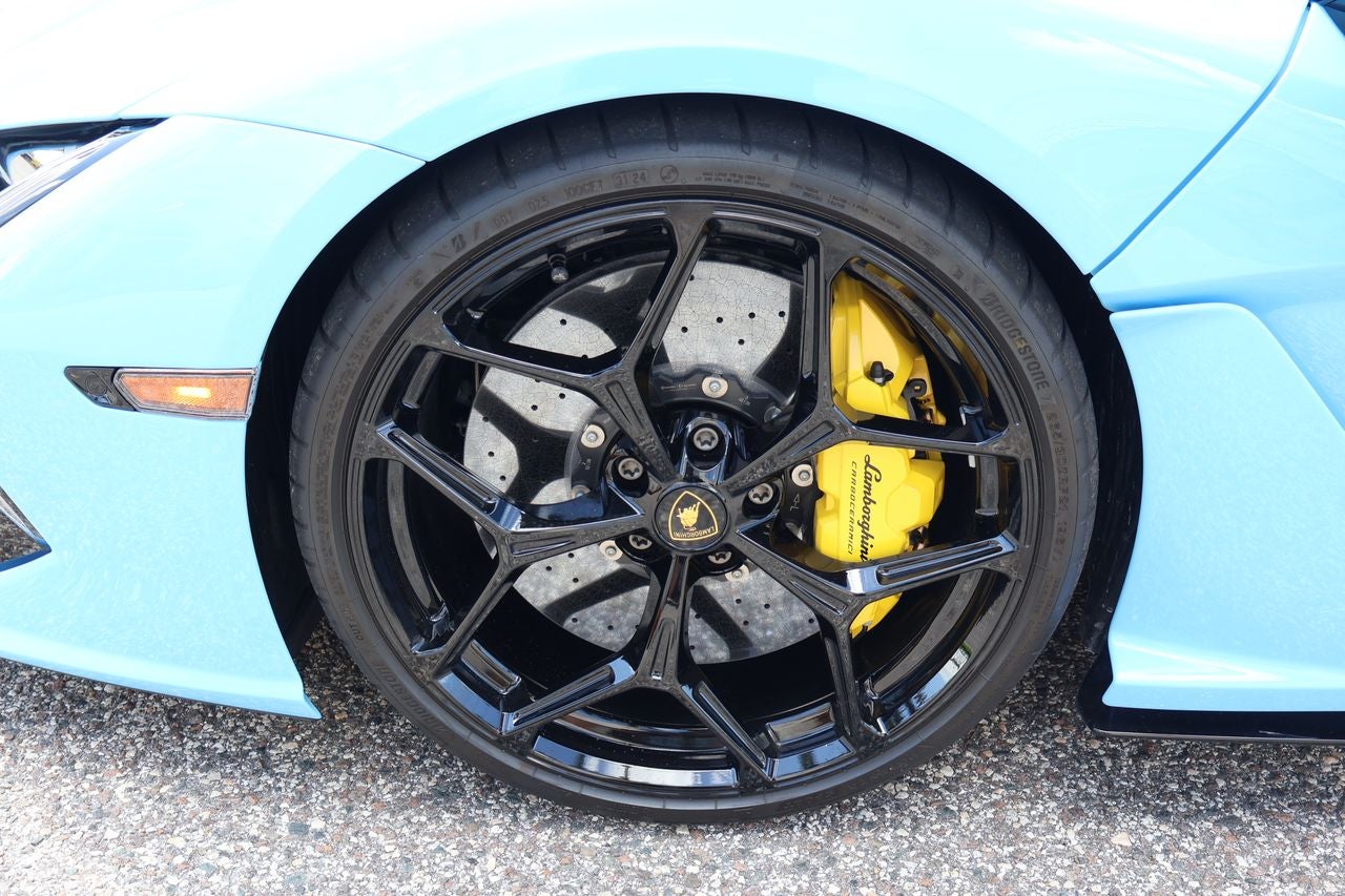 2025 Lamborghini Revuelto Base