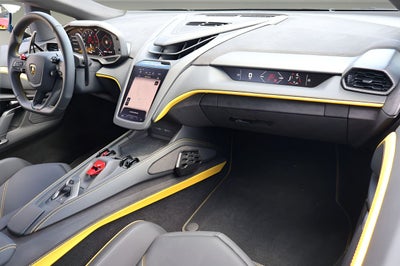 2025 Lamborghini Revuelto Base