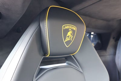 2025 Lamborghini Revuelto Base