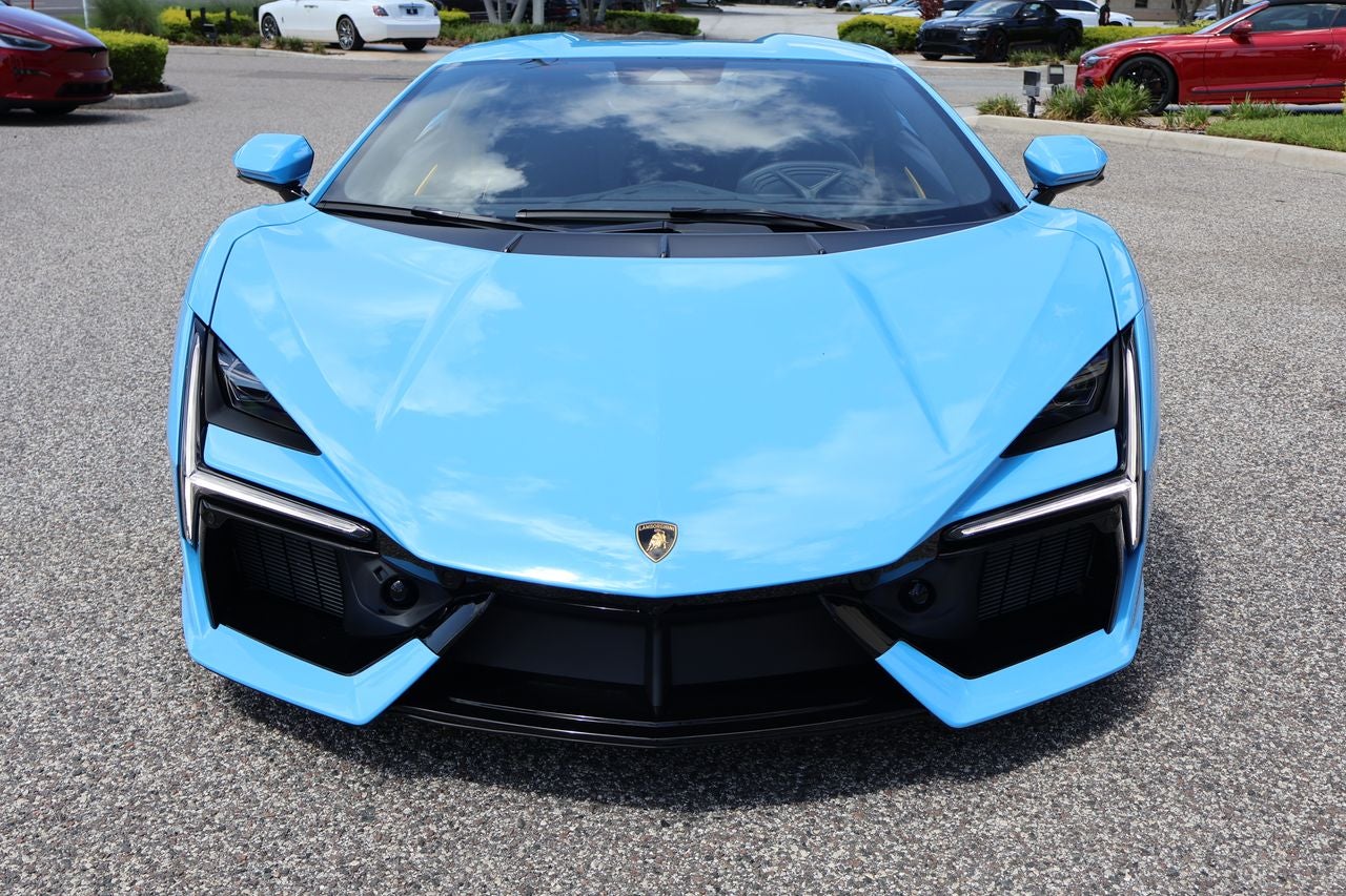 2025 Lamborghini Revuelto Base
