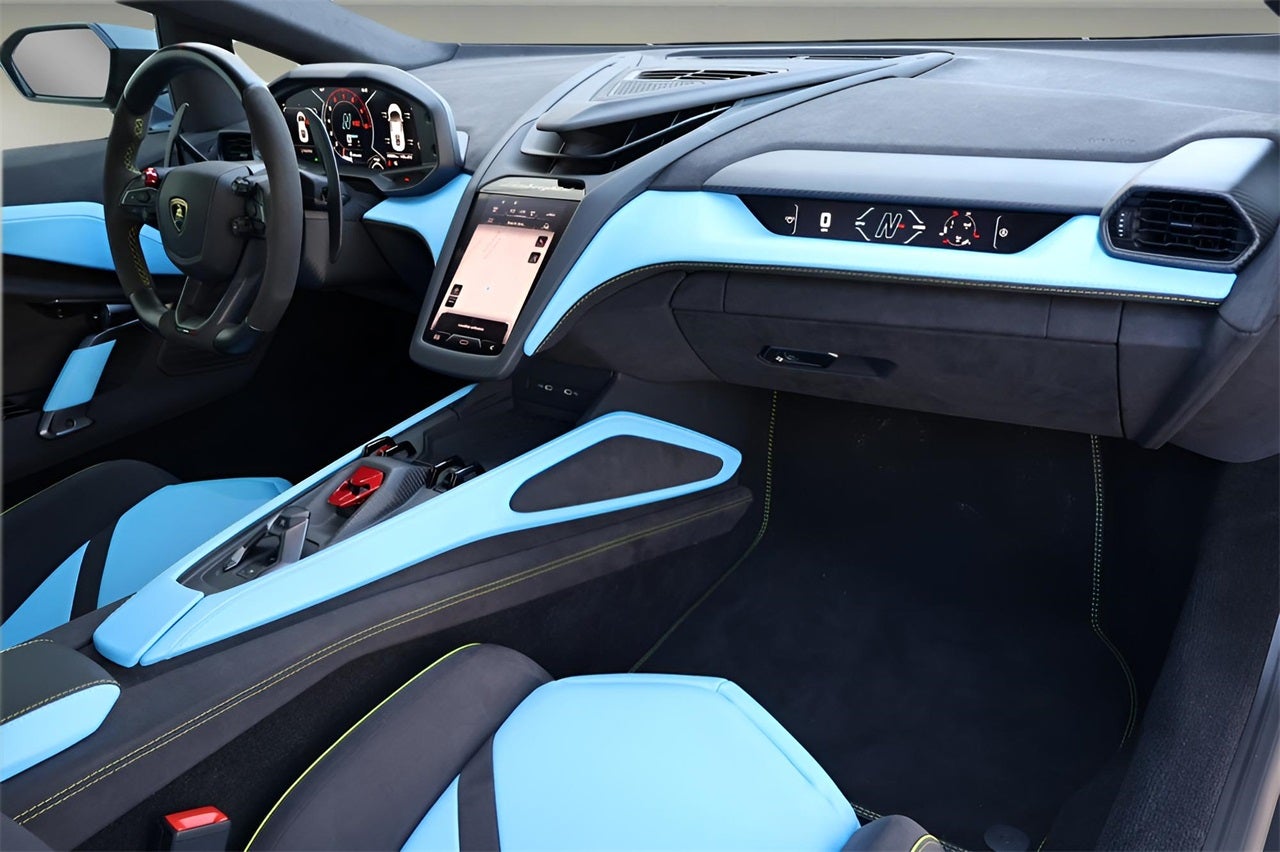 2025 Lamborghini Revuelto Base