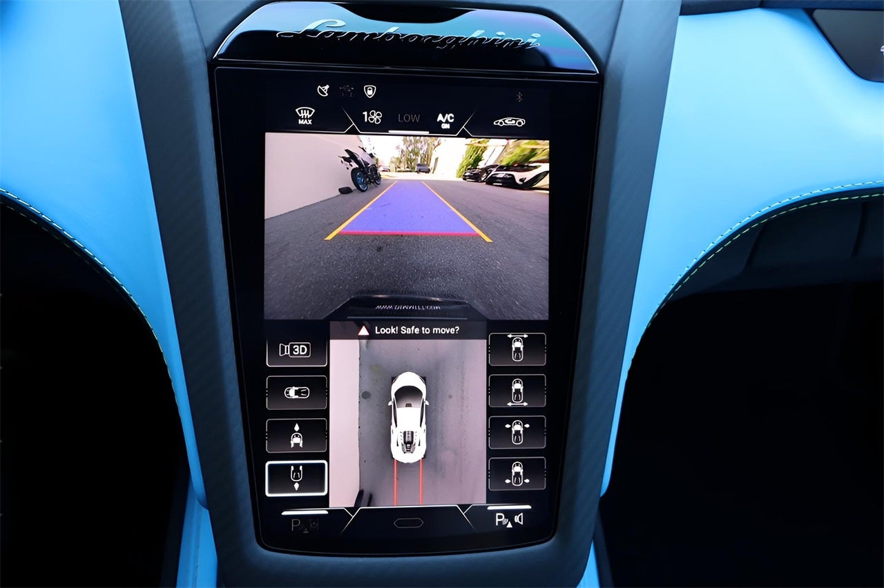 2025 Lamborghini Revuelto Base